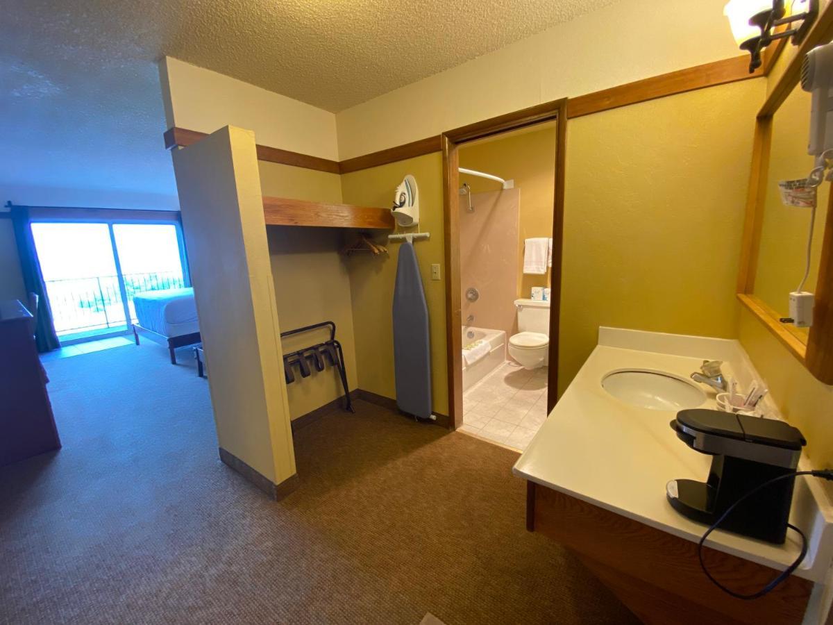 Beachcombers Inn ゴールドビーチ エクステリア 写真